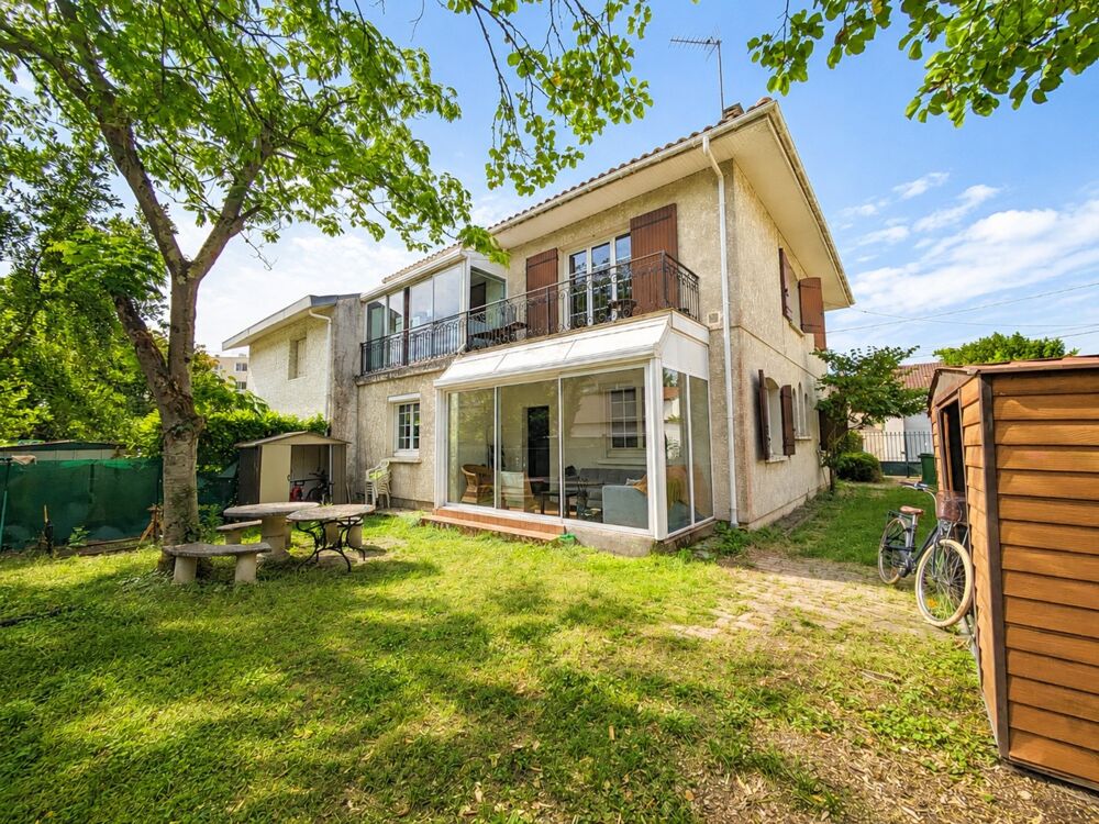 Grande maison familiale avec jardin aux portes du campus de Talence
