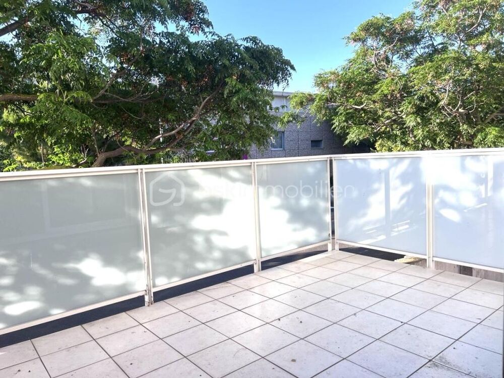 Vente Appartement Un appartement au 1er étage de type F2 de 42,15 m2, terrasse de 12,16 m2, deux parkings privatifs Frontignan