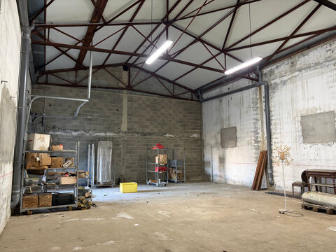   ? À louer – Hangar artisanel / commercial à Biguglia 145 m² 