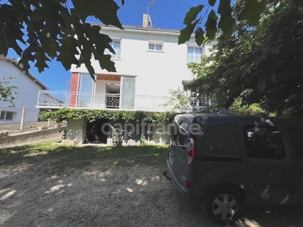 Maison à vendre 8 pièces SAINTES (17)