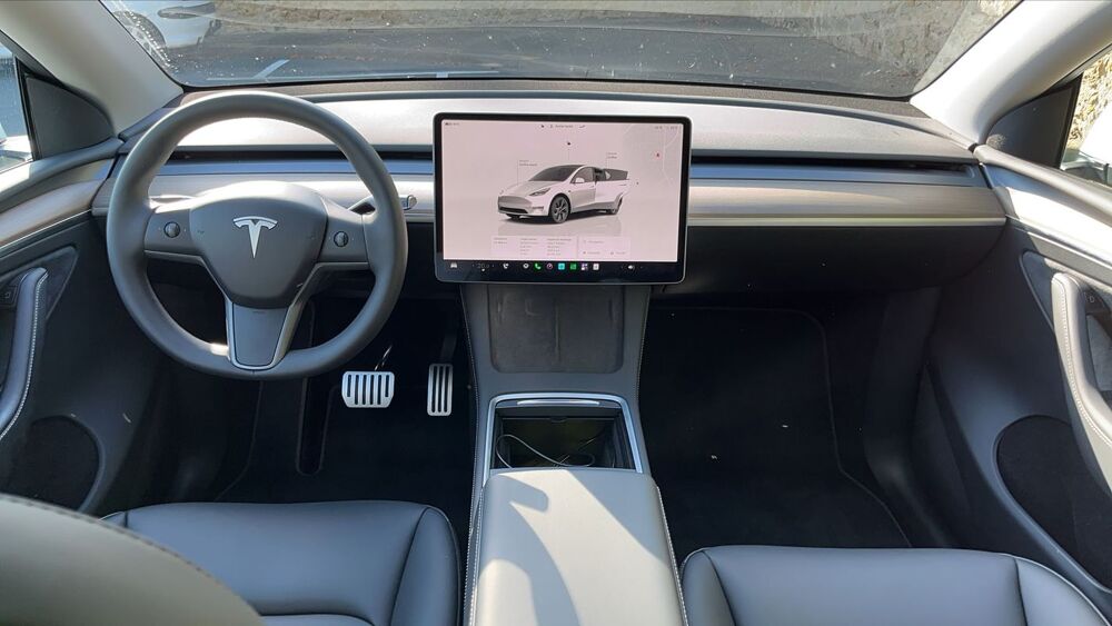Model Y 300 cv Premium - Premi&egrave;re main Garantie constructeur 2023 occasion 72000 Le Mans