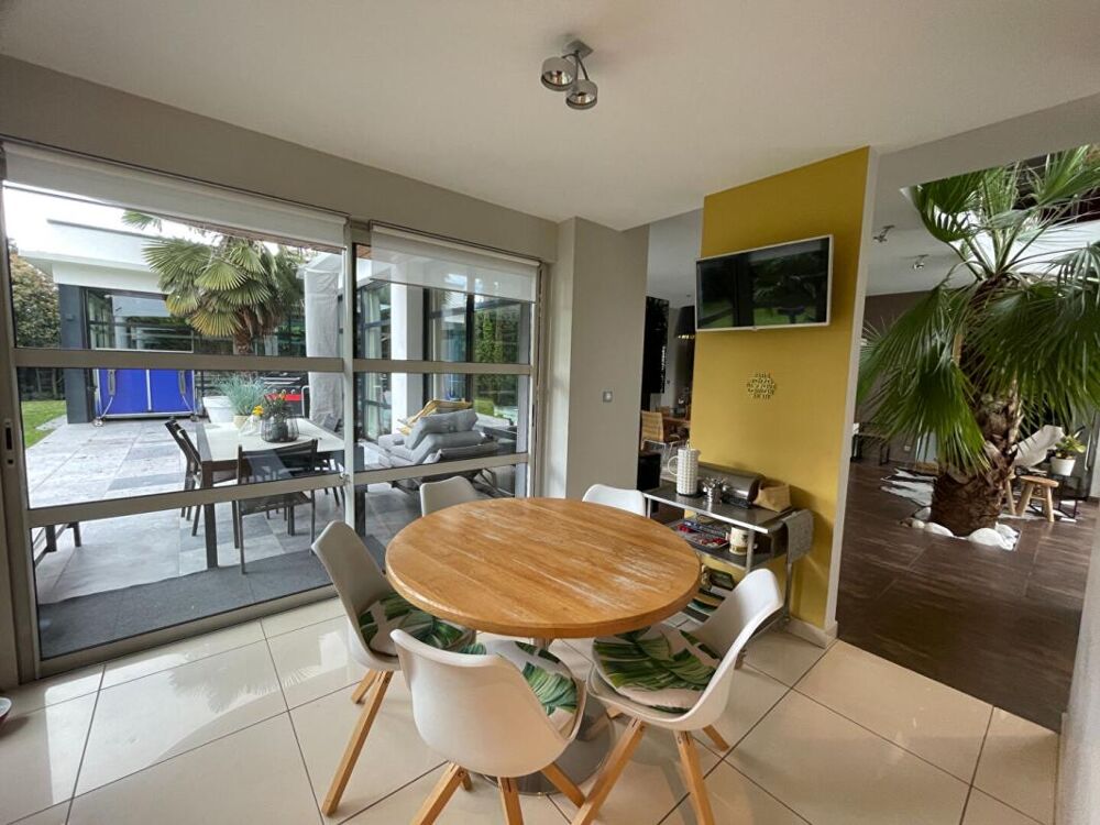 Maison d'exception, 5 chambres, Piscine couverte ,hammam, jardin arboré