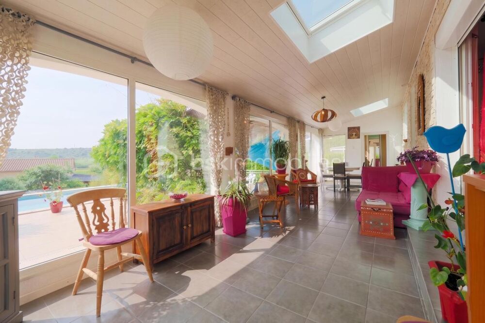 Maison plain-pied 134 m²  Piscine  Terrain 1 300 m²  Sud Ardèche (Laurac)