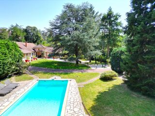  Propri�t�/ch�teau � vendre 9 pi�ces 307 m�