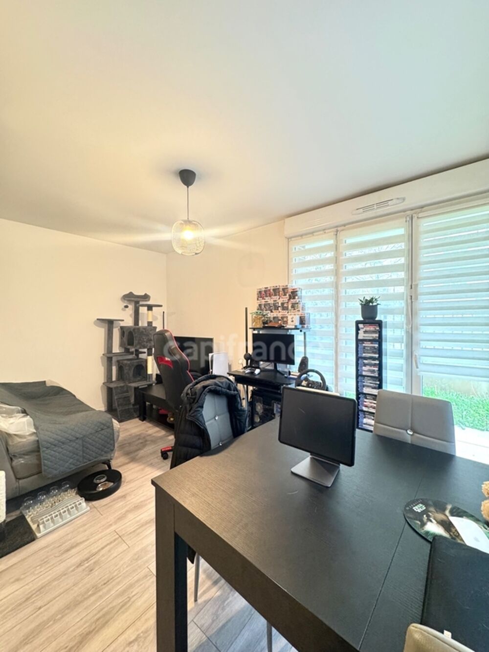 À Vendre  Bel Appartement F2 presque rénové avec une place de parking  Idéal un jeune couples, pour une personne ou Investisse