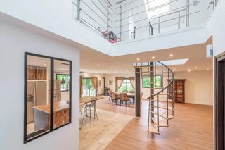  Propriété/château à vendre 8 pièces 320 m²