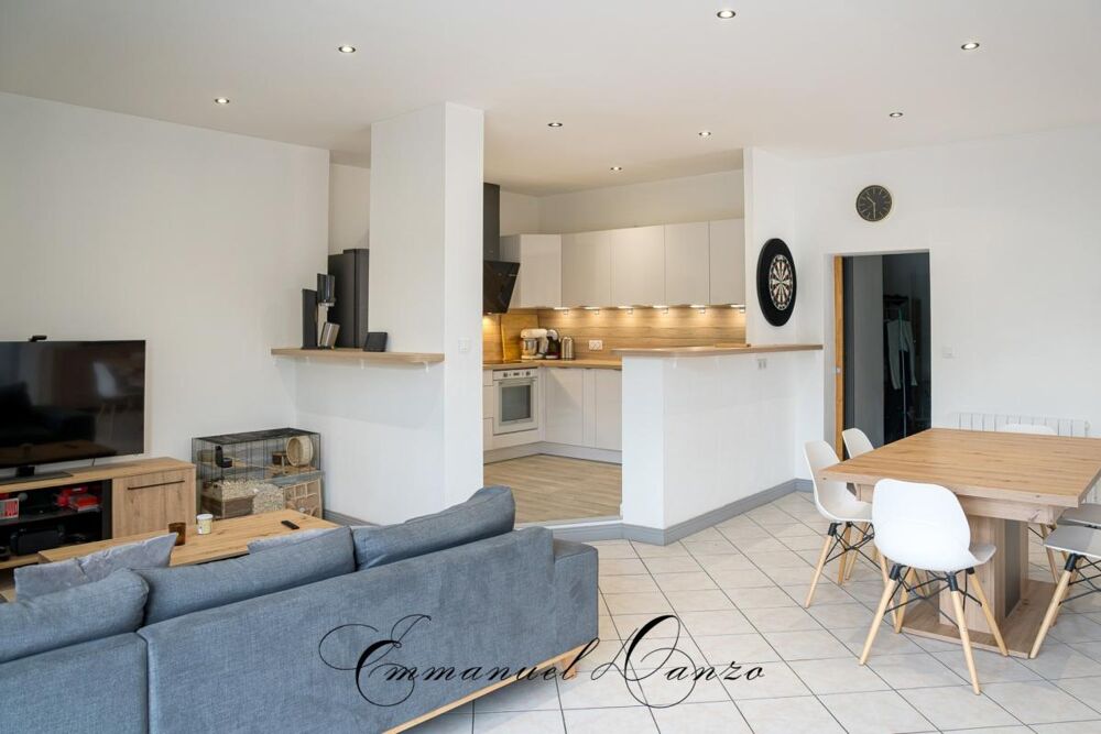 Vente Appartement CHAMPIGNEULLES – Appartement 3 pièces rénové de 77 m² – Entrée indépendante – 2 stationnements privatifs Champigneulles