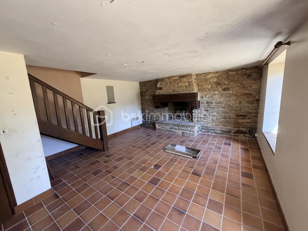 Maison en pierre des années 80 à rénover