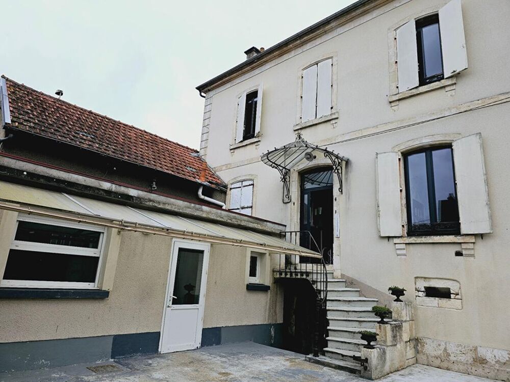 Vente Maison SAINT DOULCHARD IMMEUBLE DE 285M² GARAGE DEPENDANCES Saint doulchard
