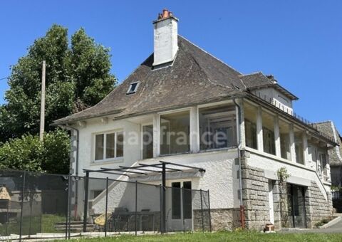   Maison  vendre 7 pices  () Maison - 7 pice(s) - 158 m