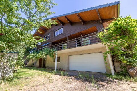   Charmante maison atypique de 9 pièces à vendre, à Montlhéry avec potentiel d'aménagement Chalet - 9 pièce(s) - 234 m²
