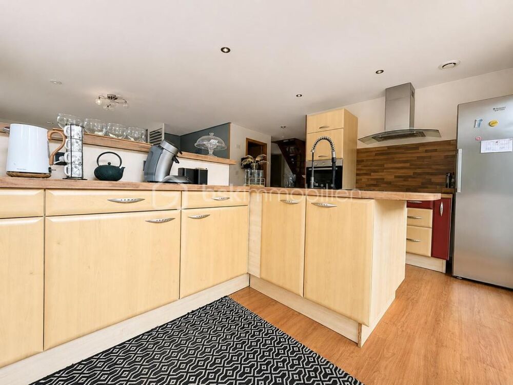 Maison familiale de 160 m² avec terrasse, vue dégagée et terrain de 639 m²