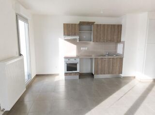  Appartement à louer 3 pièces 65 m²