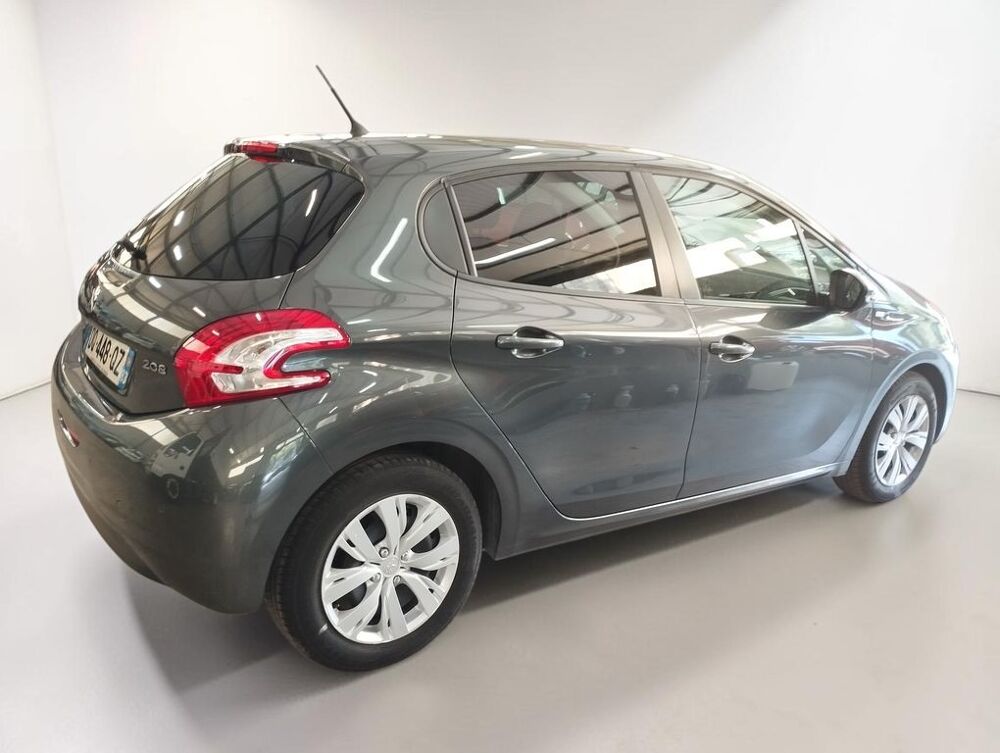 208 1.2 VTI 82 STYLE 5P 2015 occasion 06640 Saint-Jeannet