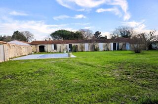  Maison à vendre 15 + pièces 716 m²
