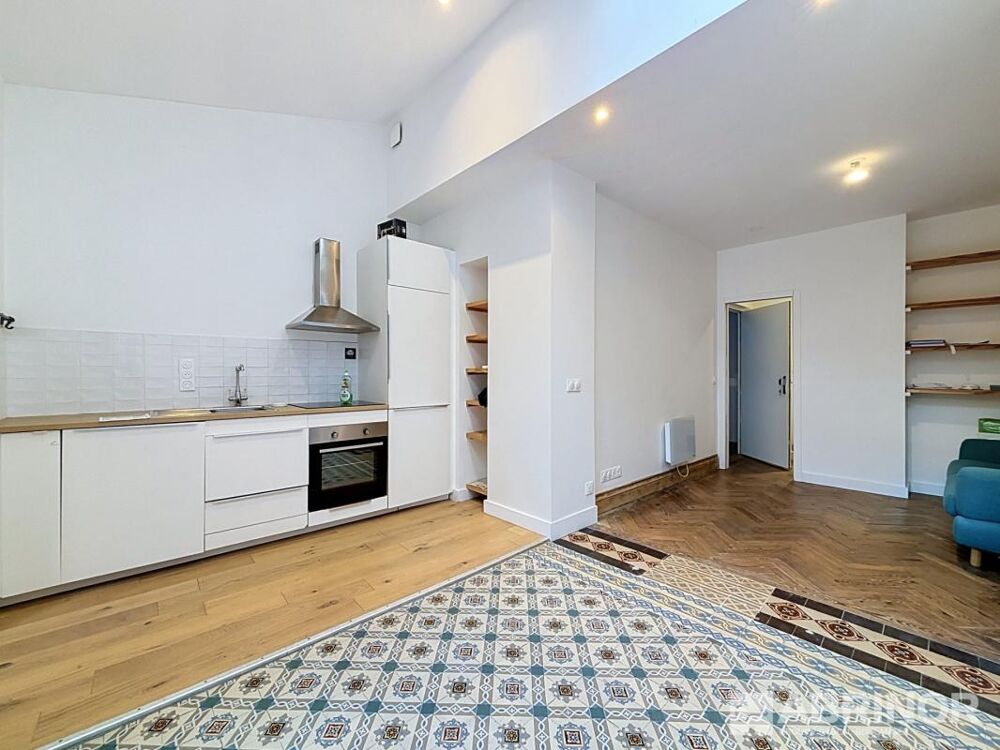 EXCLUSIVITÉ - LILLE Cormontaigne / Montebello, beau type 2 avec terrasse et garage