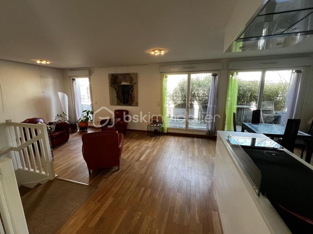 Coup de coeur - Superbe duplex - Bas Montreuil avec vue dégagée et espaces de vie généreux - Confort et luminosité