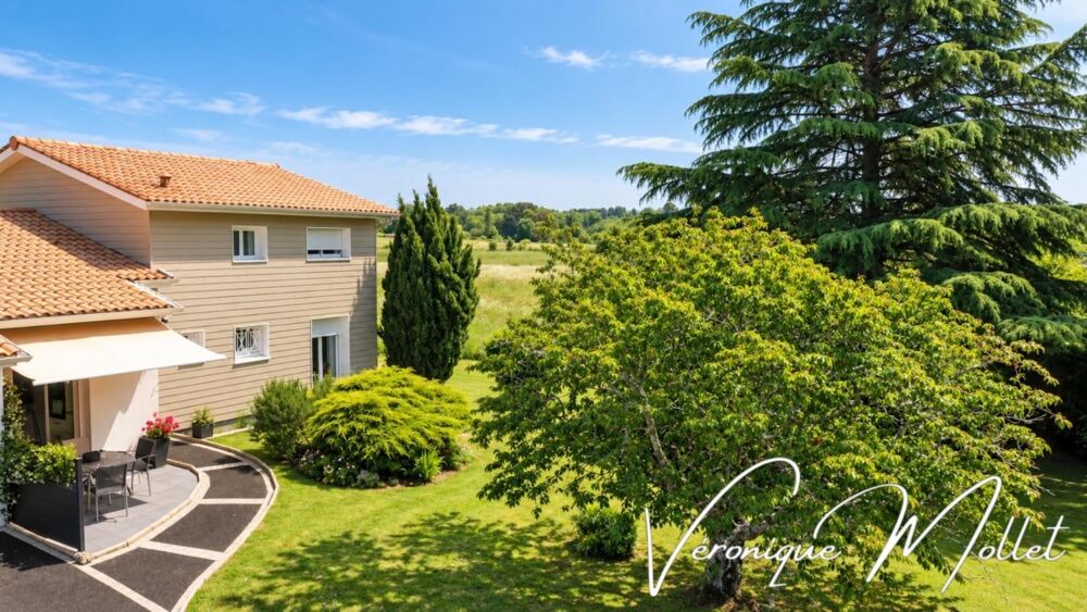 Vente Villa LIGNAN-DE-BORDEAUX – VILLA FAMILIALE, PISCINE, DÉPENDANCE AMÉNAGÉE ET PISTE CYCLABLE À 6 MIN À VÉLO Lignan de bordeaux