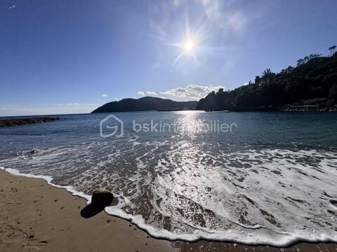 RESTAURANT AVEC UNE TERRASSE INT&Eacute;RIEURE DE 40 COUVERTS ET UNE TERRASSE EXT&Eacute;RIEURE DE 60 COUVERTS, 25 M LIN&Eacute;AIRES EN ANGLE 190000 06210 Mandelieu la napoule