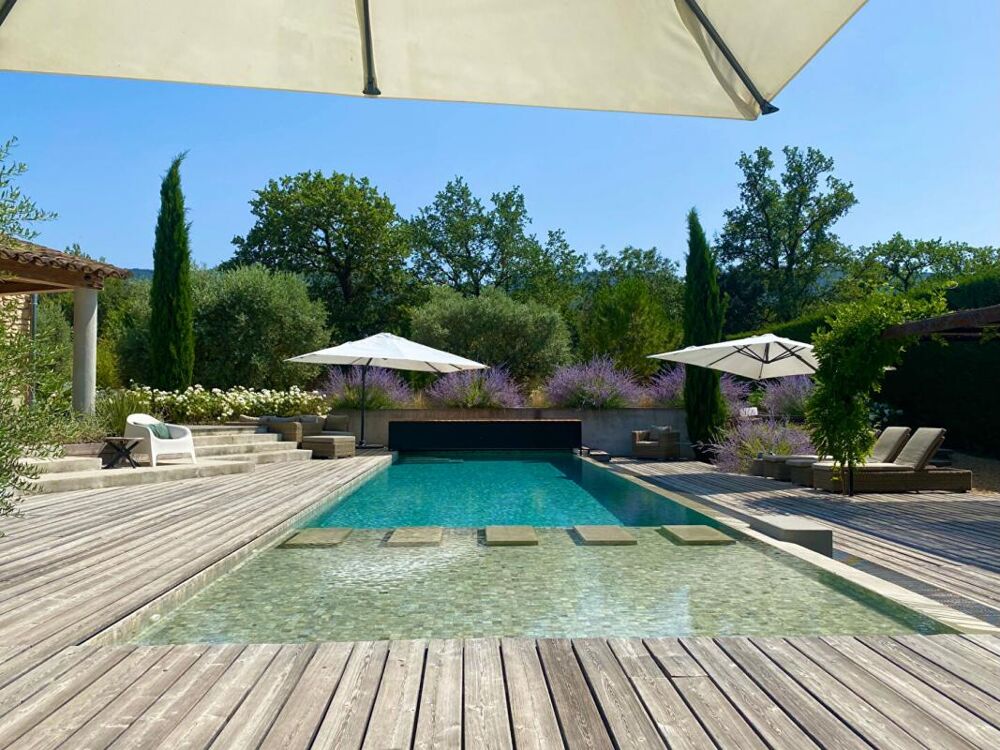 Superbe maison en pierres avec piscine dans le Luberon