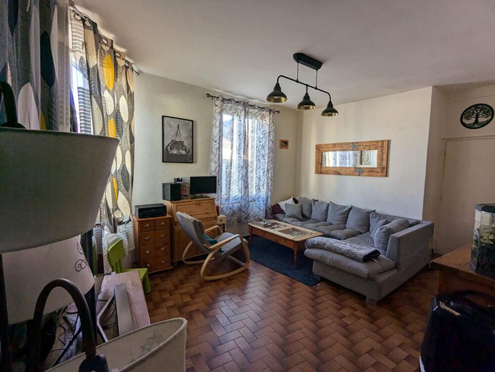Vente Immeuble Immeuble de rapport: 2 appartements et local commercial La loupe