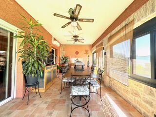  Villa  vendre 8 pices 232 m