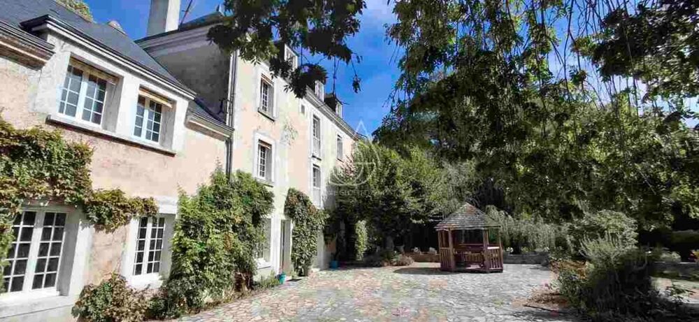 Entre Tours et Amboise, découvrez un moulin du XVIe siècle au cadre exceptionnel sur 3.4ha