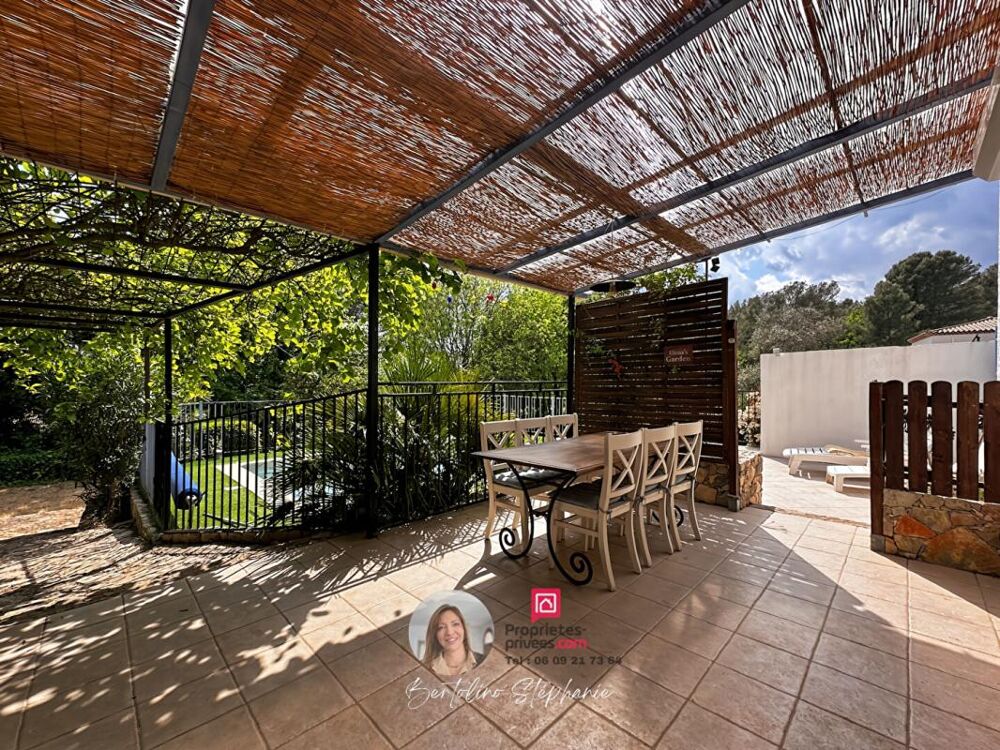 Maison plain-pied - piscine - 1500 m2 de terrain