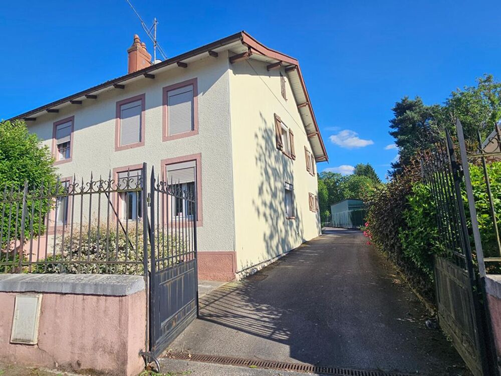 CORCIEUX - Une grande maison familiale au coeur des Vosges, avec jardin, garages et toutes les commodités à pied
