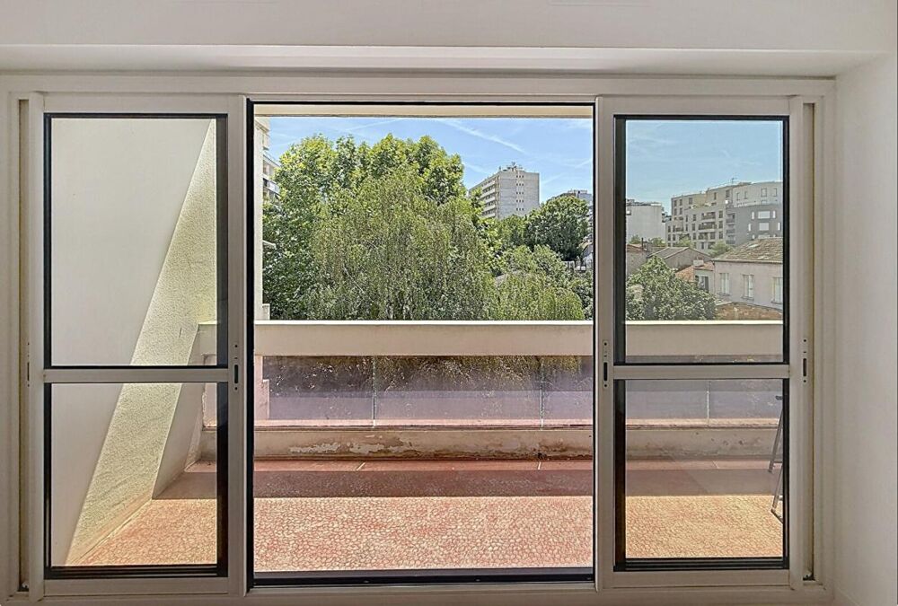 Vente Appartement Grand studio avec balcon au pied du métro Villejuif Léo Lagrange Villejuif