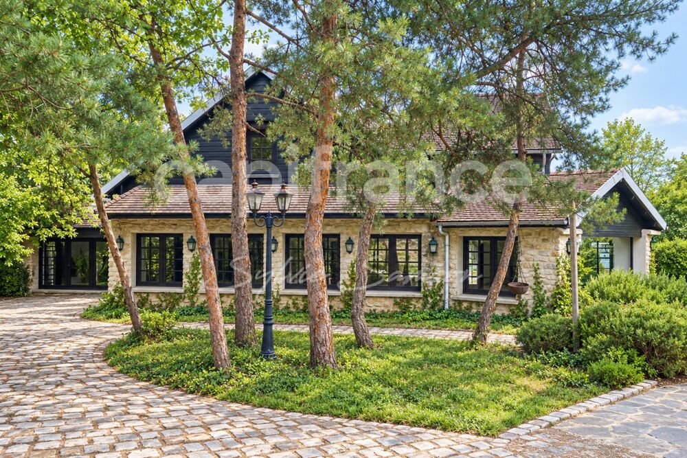 à vendre  Propriété/château Goussonville (78930)
