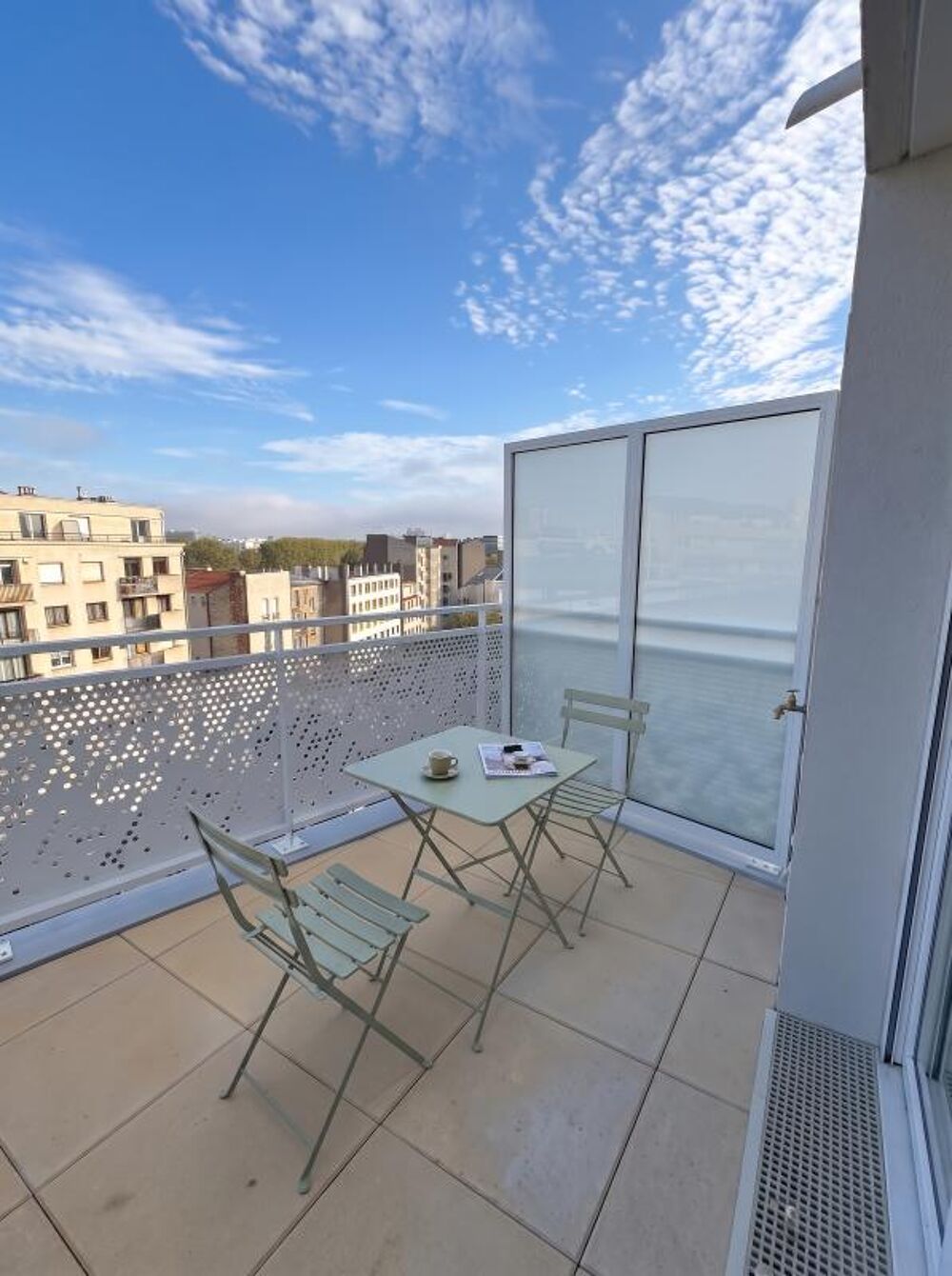 Vente Appartement Livraison prochaine - GRAND 2P - 6eme Etage + TERRASSE 19m2 +  Proche Transport et Commerces Issy les moulineaux