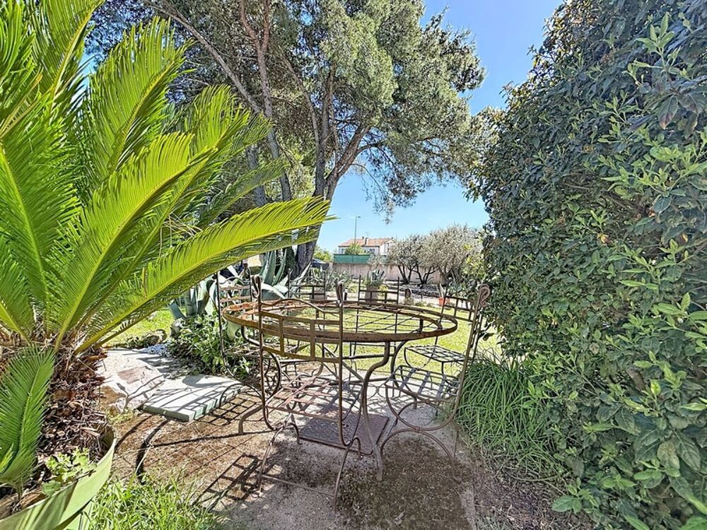 Vente Maison JUVIGNAC (34) - Maison T5 plain-pied sur terrain clos et arboré avec piscine, plage carrelée, pool-house, terrasses, 2 garages, Juvignac