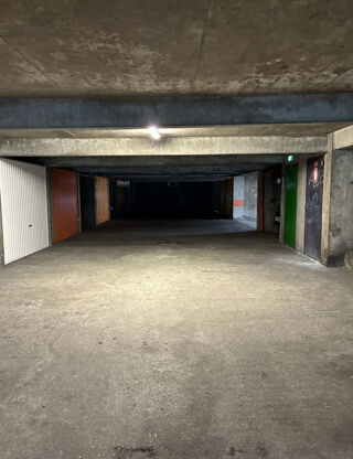  Parking / Garage à louer 