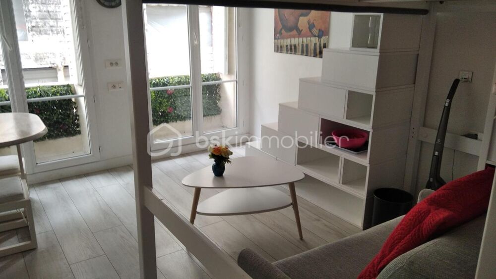 Location Appartement STUDIO entièrement équipé proche du MOULIN ROUGE et du métro Paris 9