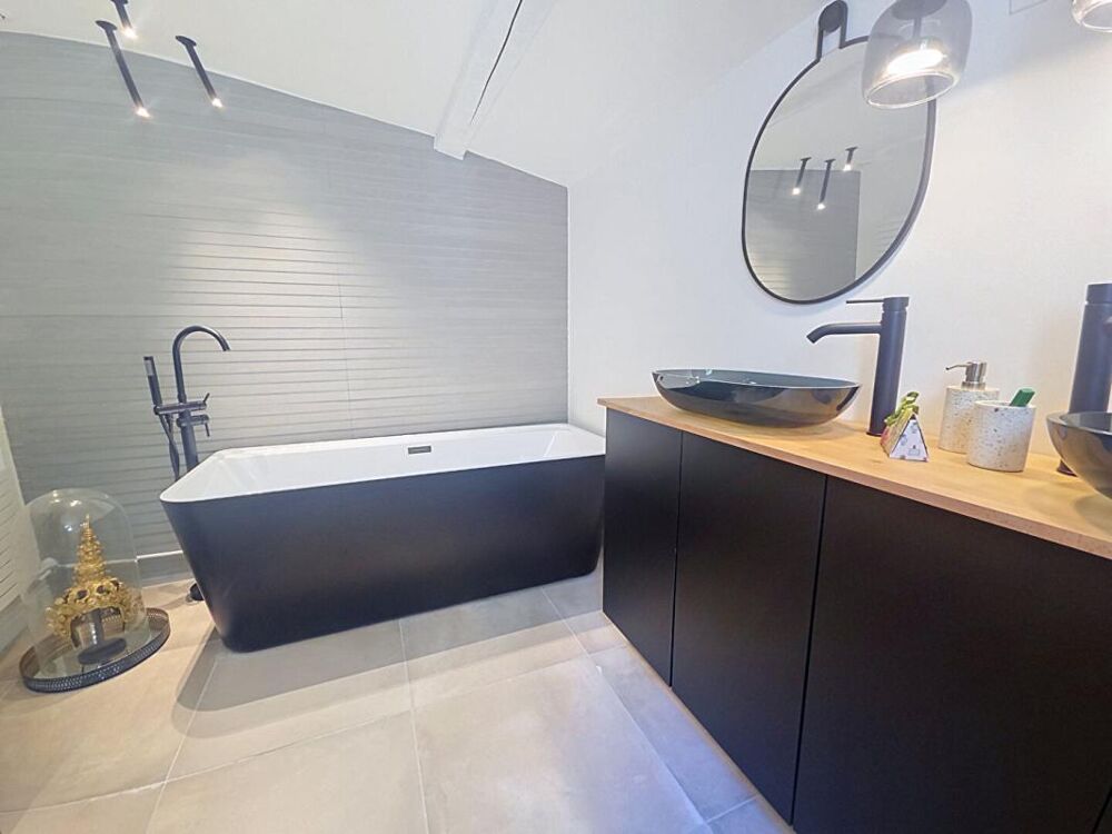 CHARME ET AUTHENTICITE - SEILLANS -