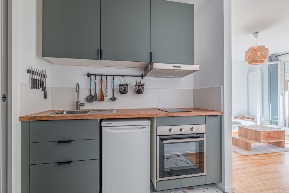 Vente Appartement Appartement à vendre 2 pièces LYON 8EME ARRONDISSEMENT (69) rénové balcon calme Lyon 8