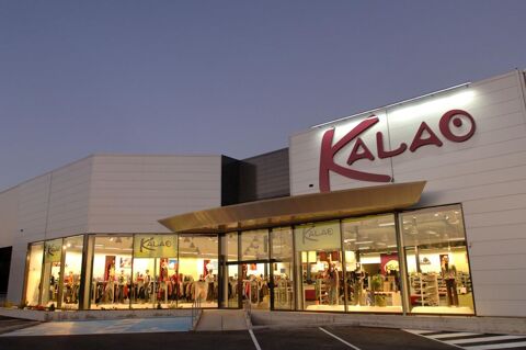 Cellule Commerciale de 1000 m² à Louer  Plain-Pied avec Accès Fonctionnels 8553 12850 Onet le chateau