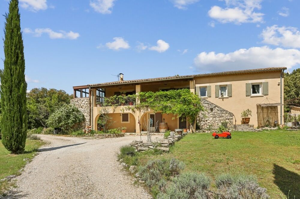 84800 LAGNES - Bastide - 12 pièces - VUE PANORAMIQUE - CALME - PISCINE -