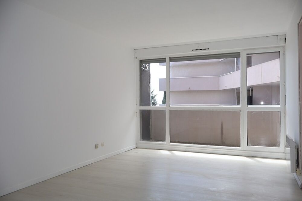 Montpellier Croix d'Argent F2 avec terrasse et parking privatif