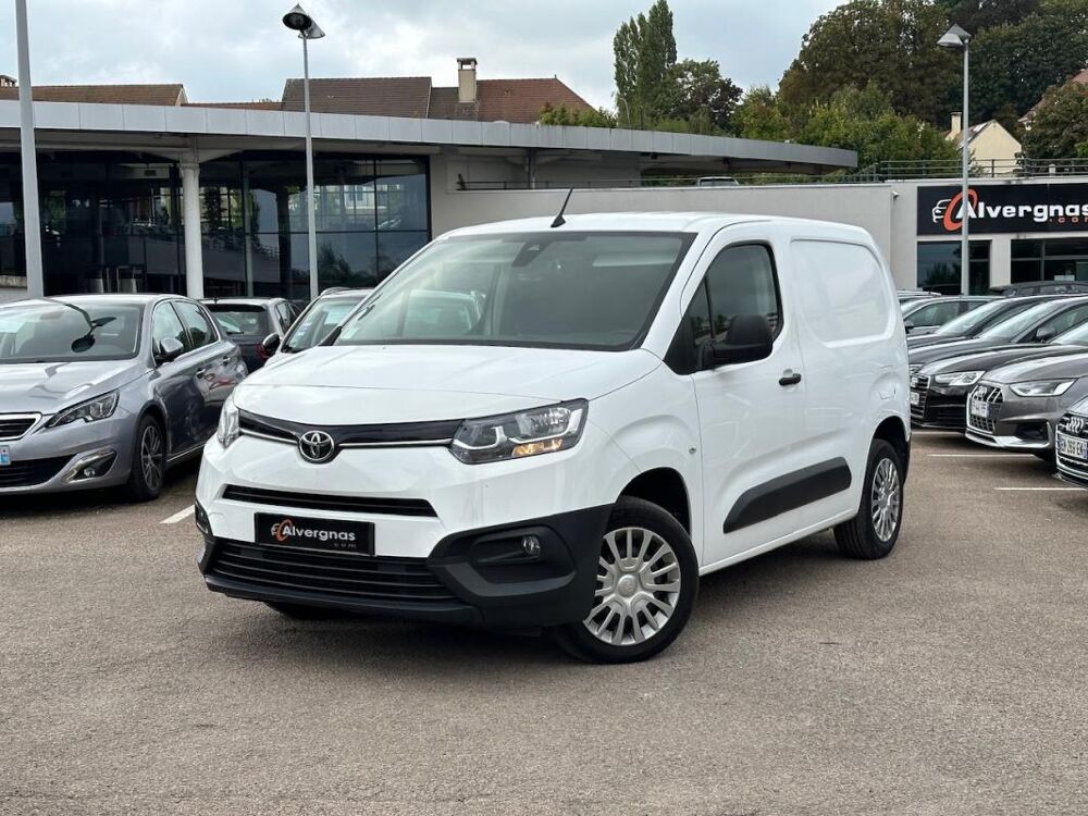 Proace FOURGON 1.5 MEDIUM 130 D-4D DYNAMIC AUTO PRIX TTC 2021 occasion 78240 Chambourcy