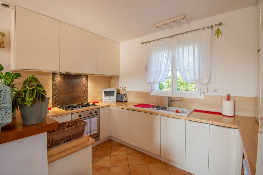 Vente Maison BREUILLET – VILLA AVEC PISCINE ET VUE PANORAMIQUE SUR LA CAMPAGNE Breuillet