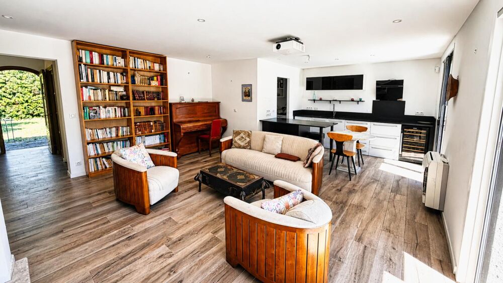 Vente Maison Maison 5 pièces / 106 m² / Studio /1 400 000 EUR / BORMES-LES-MIMOSAS Bormes les mimosas