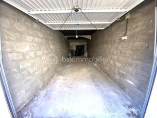  Parking / Garage à vendre 100 m²