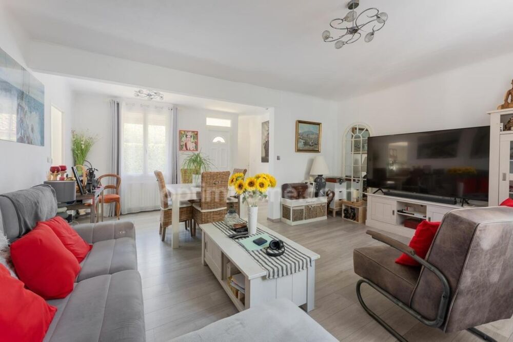 Vente Maison LUNEL (34400) – MAISON INDIVIDUELLE – 4 CHAMBRES – PISCINE CHAUFFÉE – TERRASSE – 2 LOGEMENTS – GARAGE Lunel