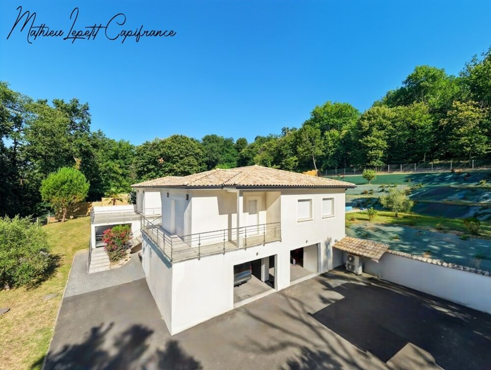 Maison contemporaine de 253 m² avec piscine, garage isolé de 100 m² et terrain de 4 728 m²  CHANCELADE- aucun travaux à prévoir
