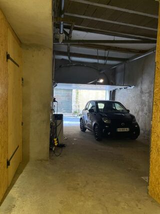  Parking / Garage à vendre 1 pièce 123 m²