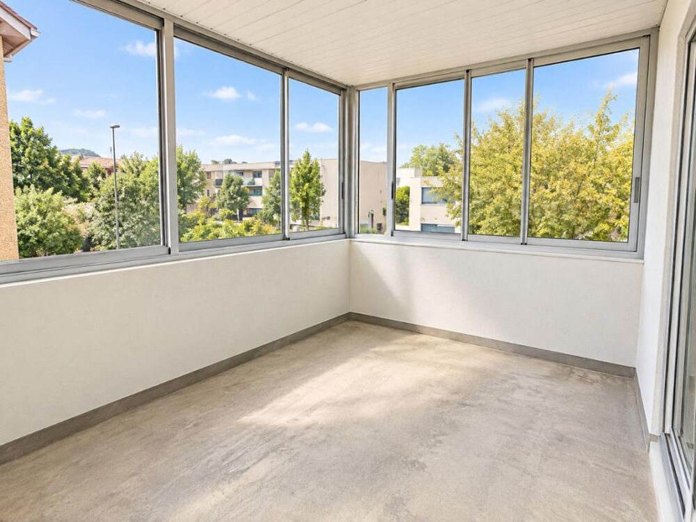 Location Appartement T3 MEUBLE avec véranda à VAULX-EN-VELIN Vaulx en velin