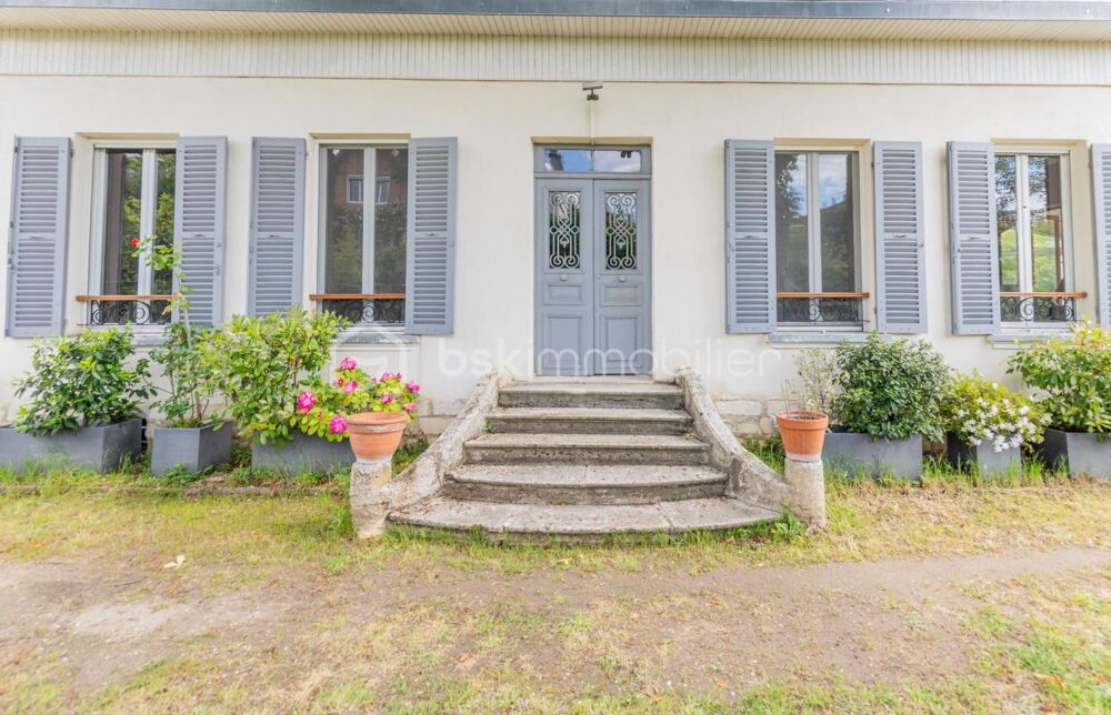 Maison familiale de 162 m² avec véranda et grand jardin  Quartier résidentiel recherché