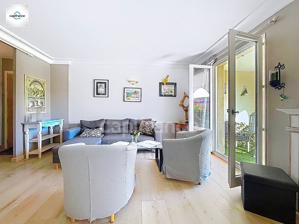 Domaine et golf de Pont royal appartement de 64 m² . Terrasse avec vue dégagée, Piscine résidentielle, Garage box fermé, cave